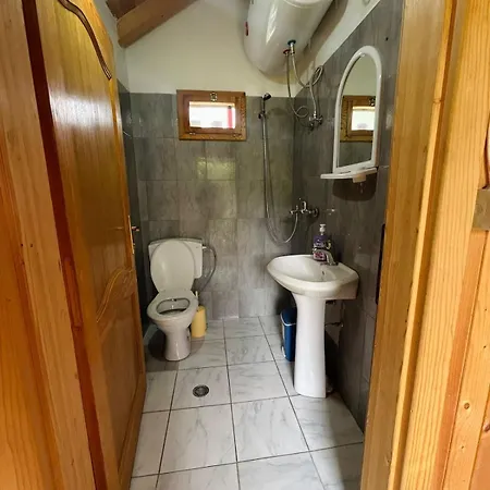 Xheni فندق مبيت وإفطار فالبني