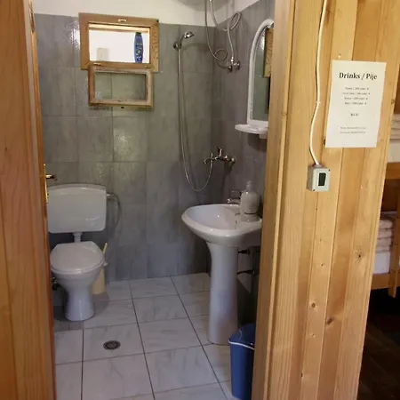 B&B Xheni