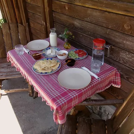 Xheni B&B 발보너