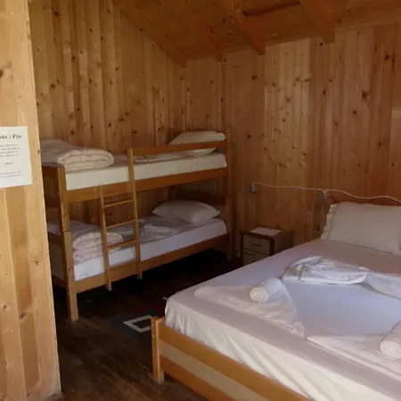 B&B Xheni 3*