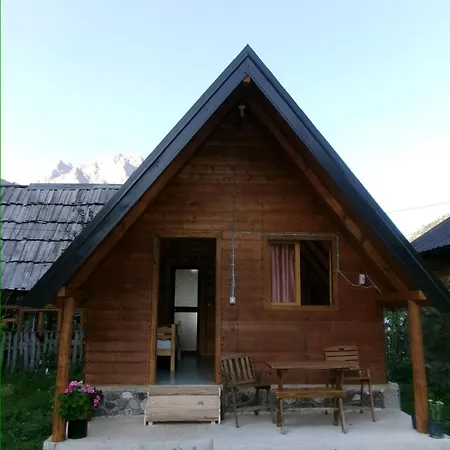 Xheni Nocleg ze śniadaniem 3*